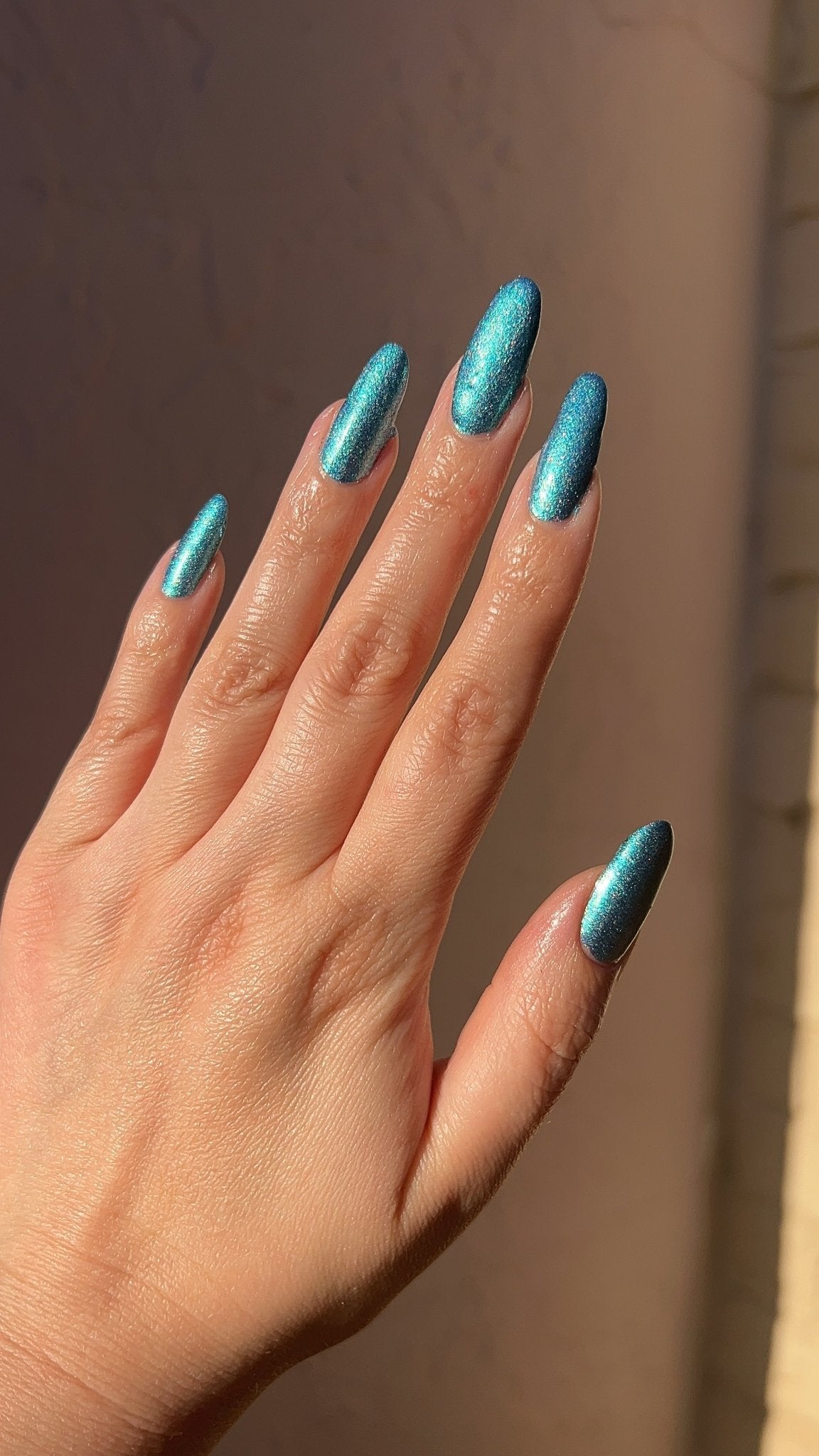 Follow Me Please HHC - Cracked Polish