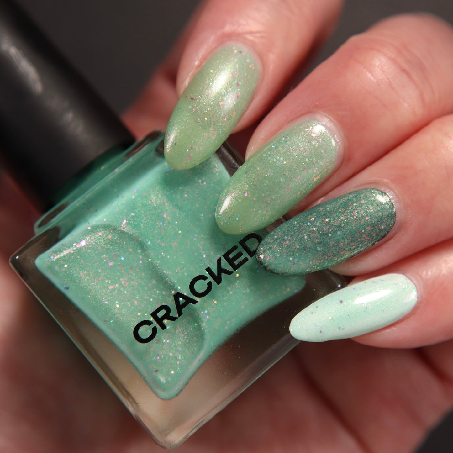 Hidden Lagoon HHC - Cracked Polish