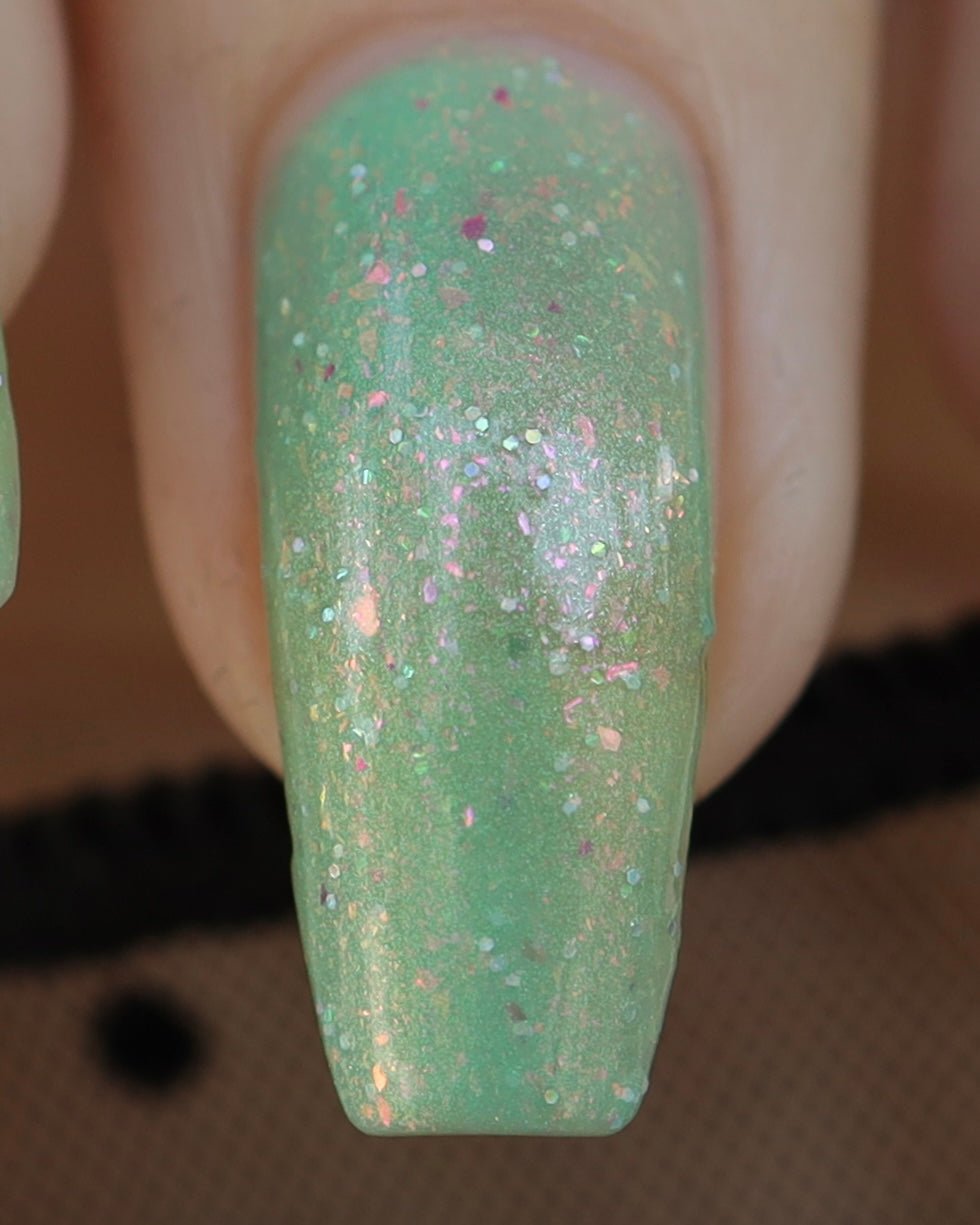 Hidden Lagoon HHC - Cracked Polish