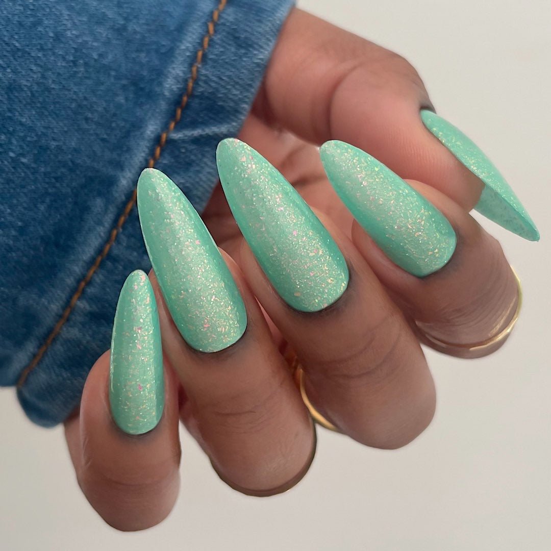 Hidden Lagoon HHC - Cracked Polish