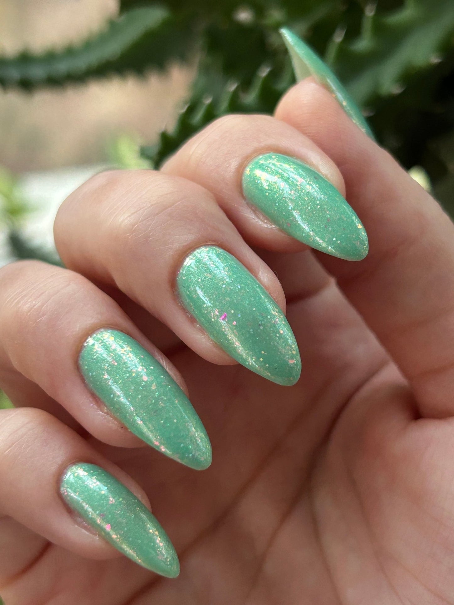 Hidden Lagoon HHC - Cracked Polish