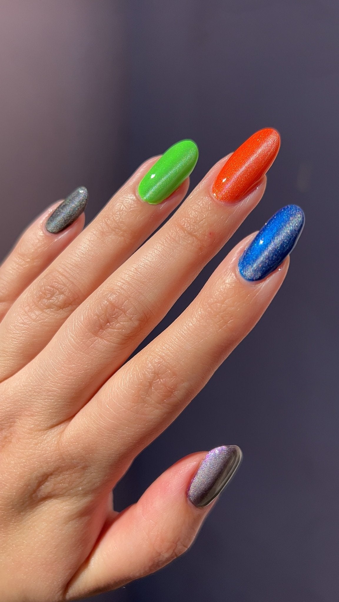 Holographic Garbage - Cracked Polish