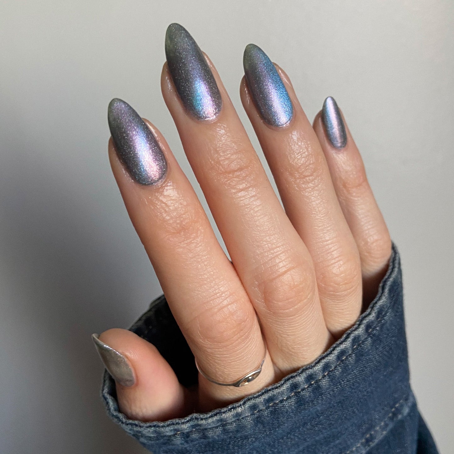 Icy Elegance HHC - Cracked Polish