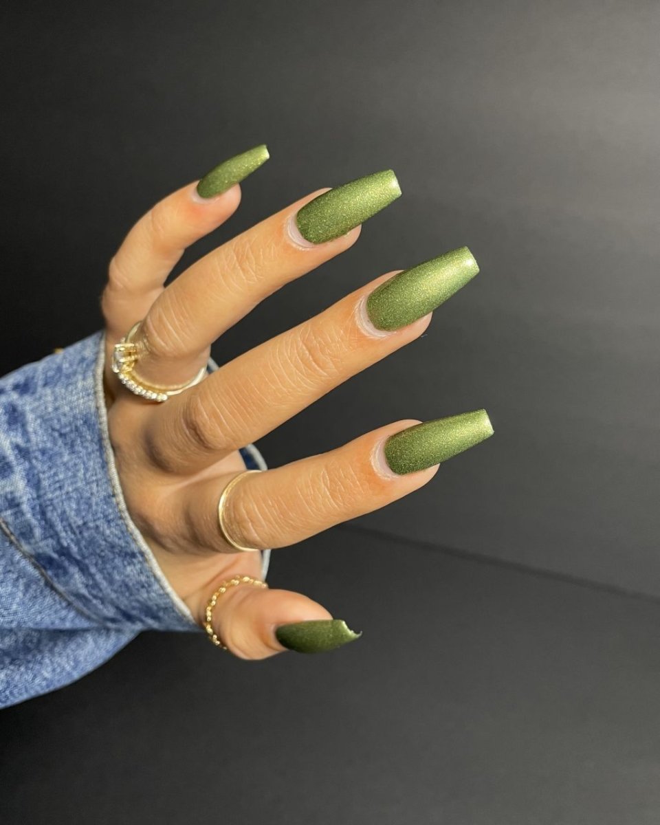 It's Hard Out Here - Cracked Polish