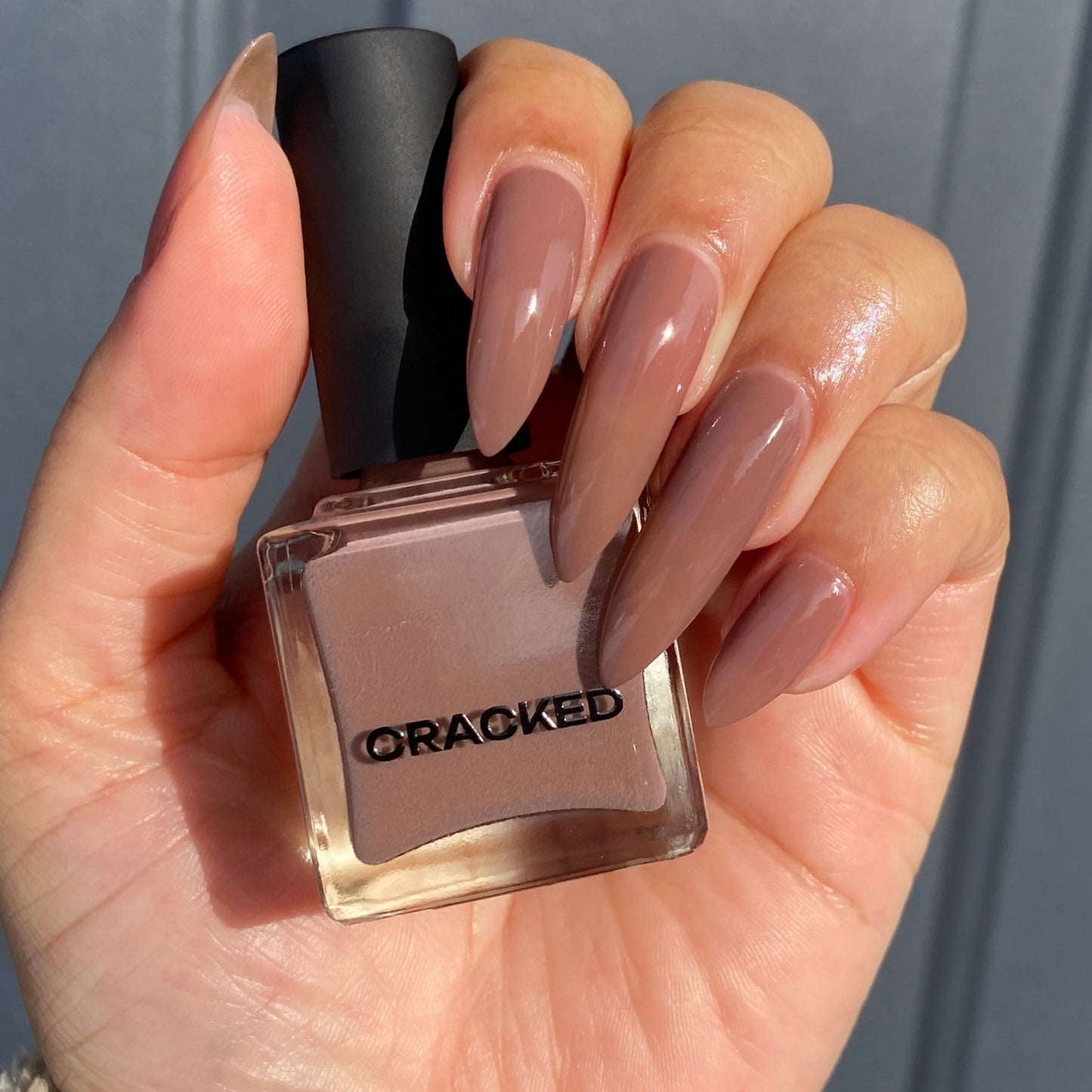 Mocha Mousse - Cracked Polish