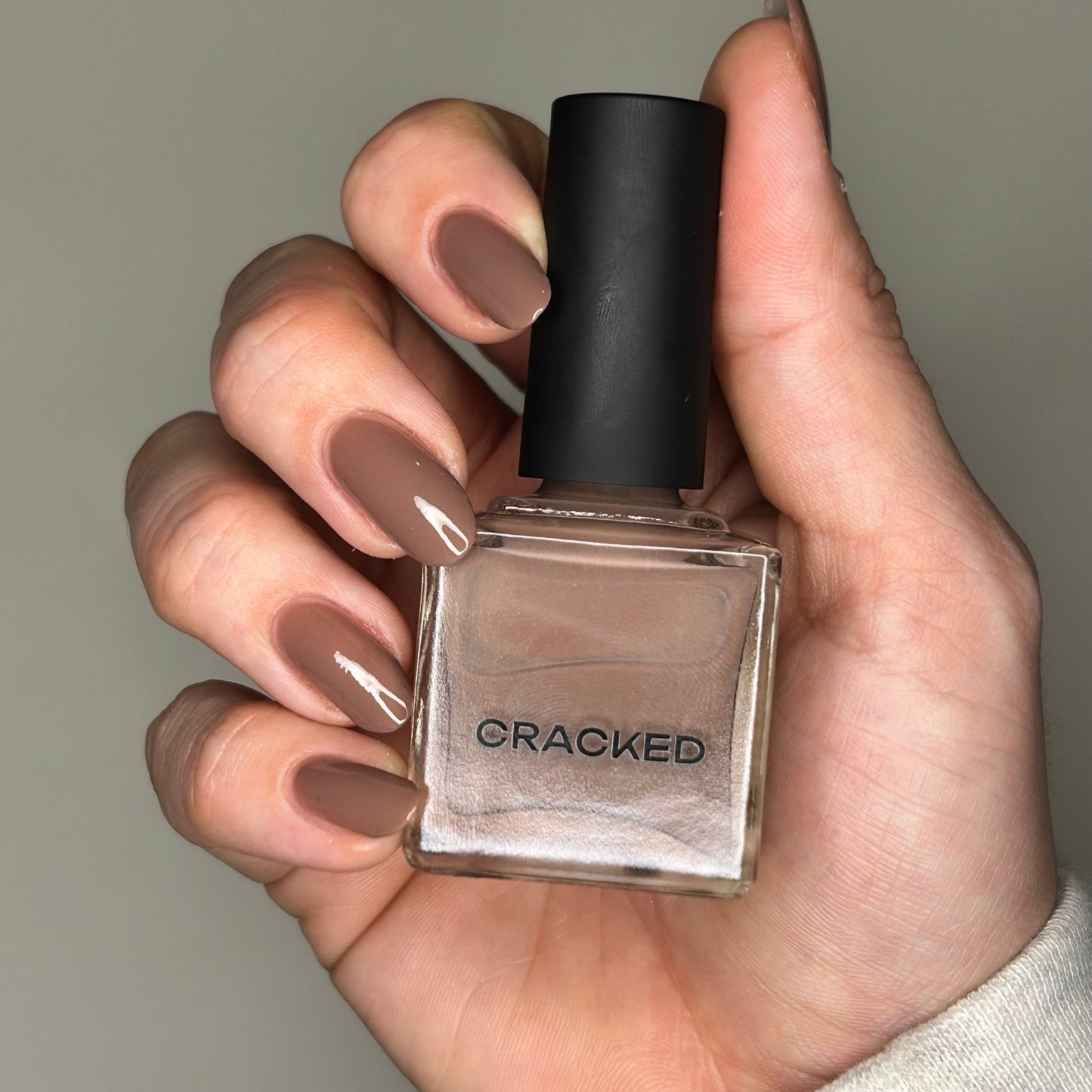 Mocha Mousse - Cracked Polish